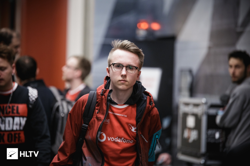 SAW 在 ESL Pro League Season 21 中震惊了 NAVI