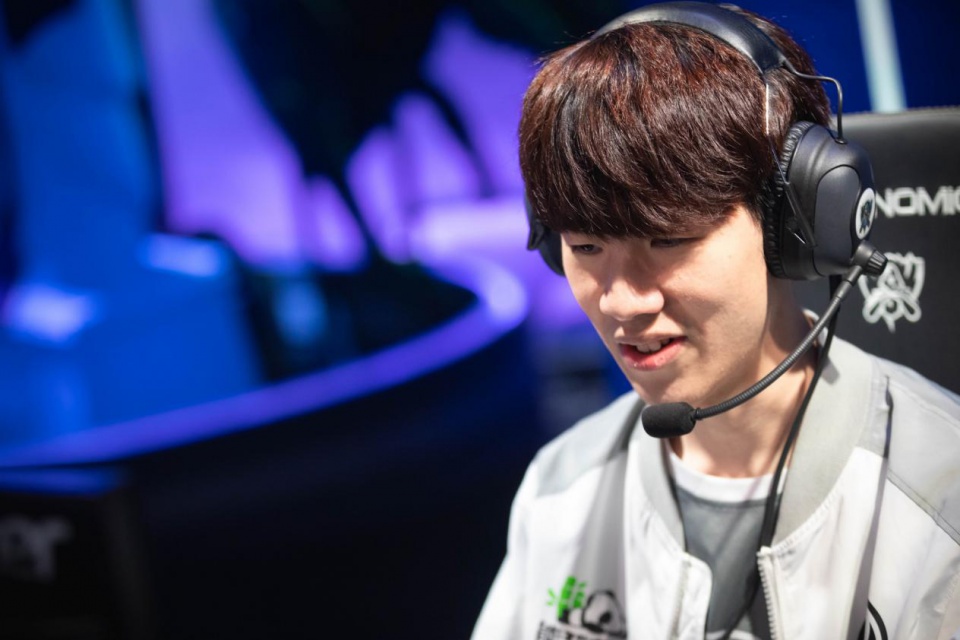 m0NESY ： s1mple ，我们都在等你回来！